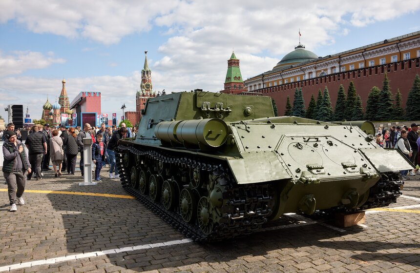 Музей под открытым небом к 80-й годовщине Парада Победы заработал на Красной площади 2 фото