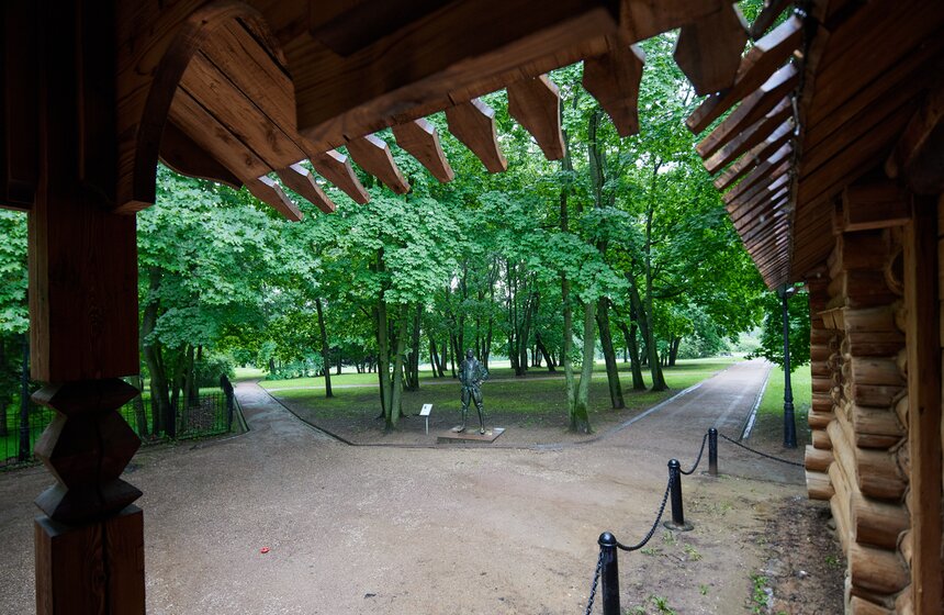 Домик Петра I в музее-заповеднике "Коломенское" отреставрировали 29 фото