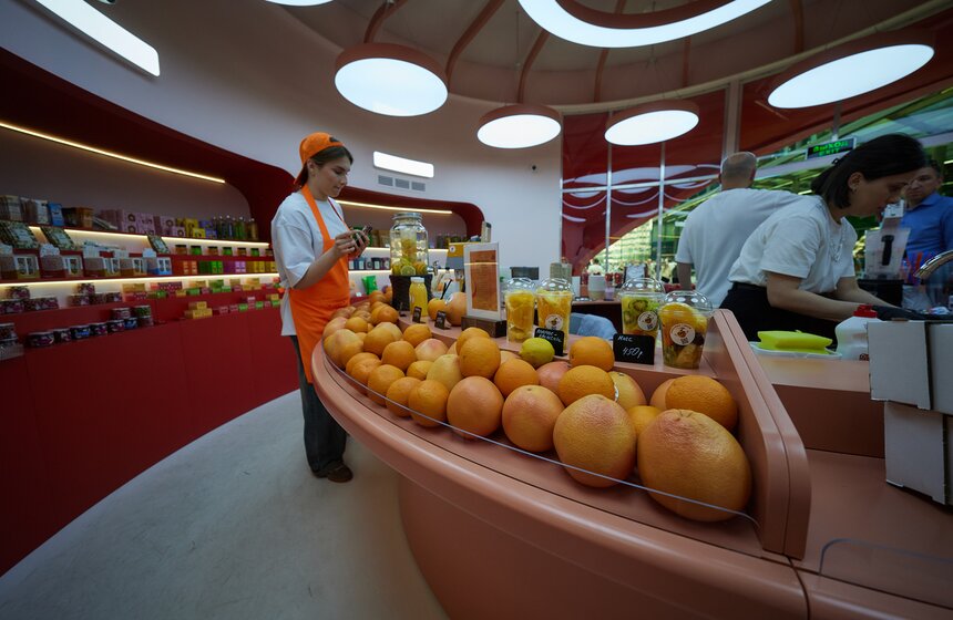 В столице вновь открылся летний маркет-проект "Сделано в Москве" 19 фото