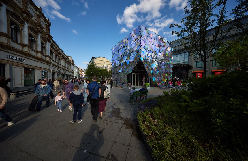 В столице вновь открылся летний маркет-проект "Сделано в Москве" 21 фото