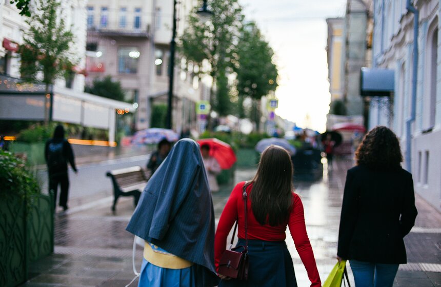 Циклон "Корнелиус" вызвал рекордно низкое атмосферное давление в Москве 15 фото