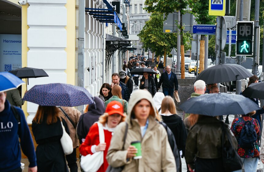 Циклон "Корнелиус" вызвал рекордно низкое атмосферное давление в Москве 6 фото
