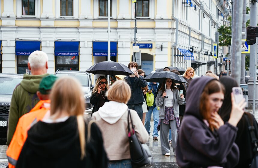 Циклон "Корнелиус" вызвал рекордно низкое атмосферное давление в Москве 17 фото