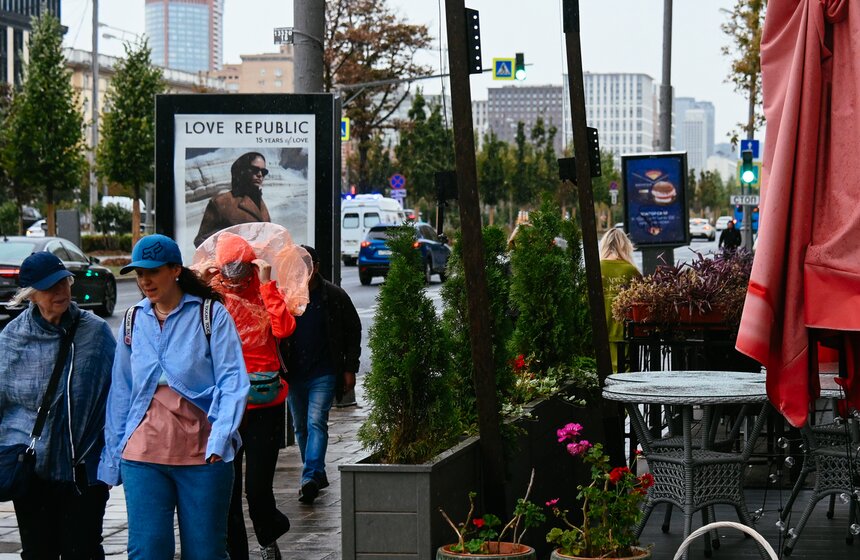 Циклон "Корнелиус" вызвал рекордно низкое атмосферное давление в Москве 10 фото