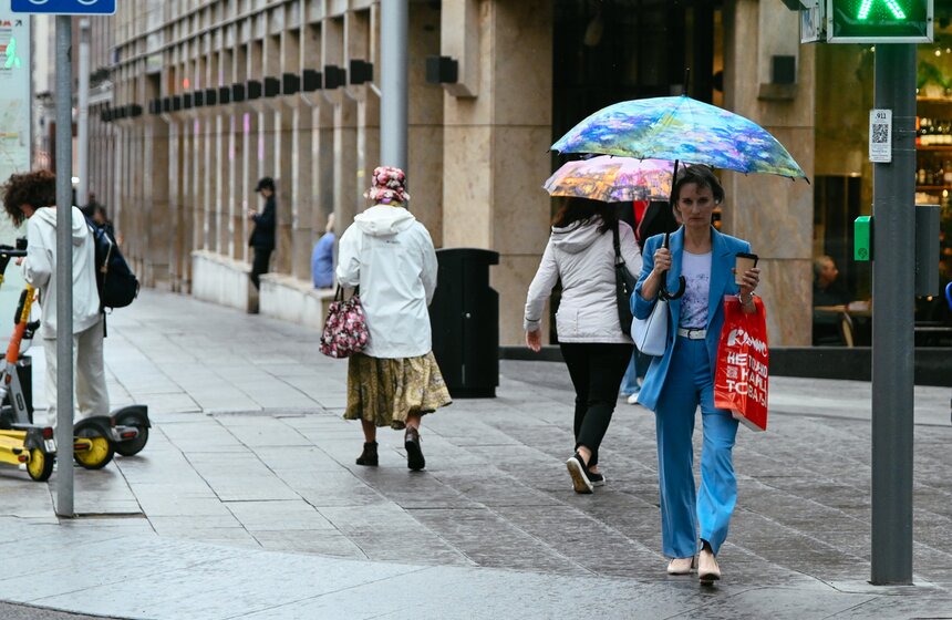 Циклон "Корнелиус" вызвал рекордно низкое атмосферное давление в Москве 5 фото