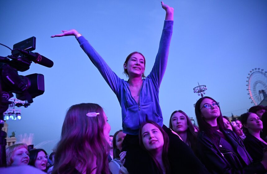 На ВДНХ прошел общегородской выпускной 21 фото