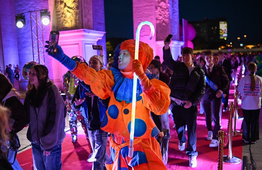 На ВДНХ прошел общегородской выпускной 32 фото