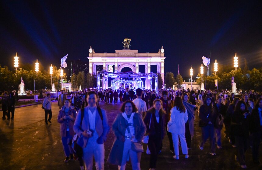 На ВДНХ прошел общегородской выпускной 45 фото