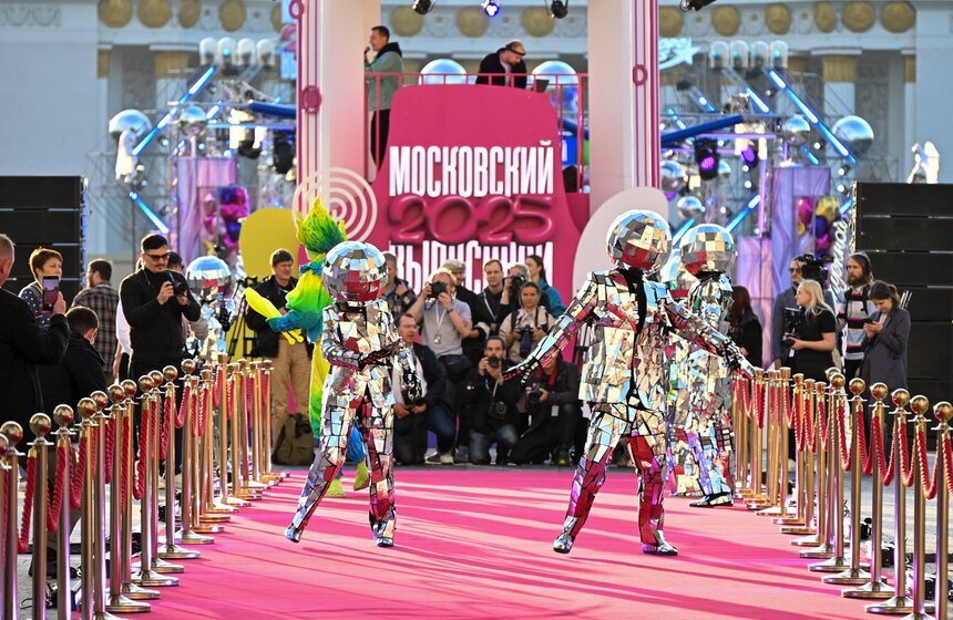 На ВДНХ прошел общегородской выпускной 2 фото