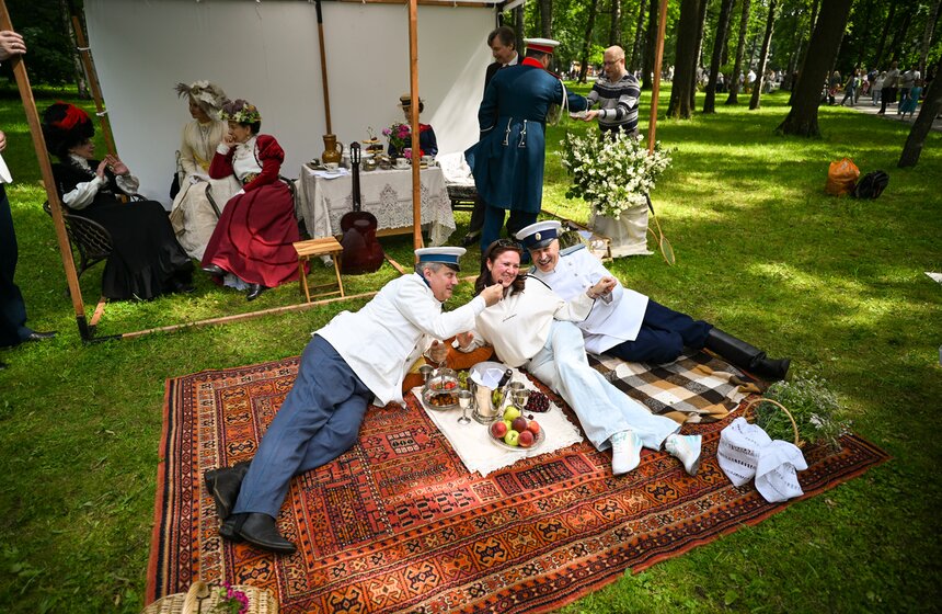 Иммерсивный фестиваль "Шереметев-фест" прошел в парке "Останкино" 15 фото