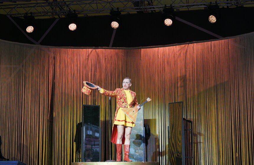 Спектакль-концерт "Вертинский" показали в парке "Политех" 13 фото