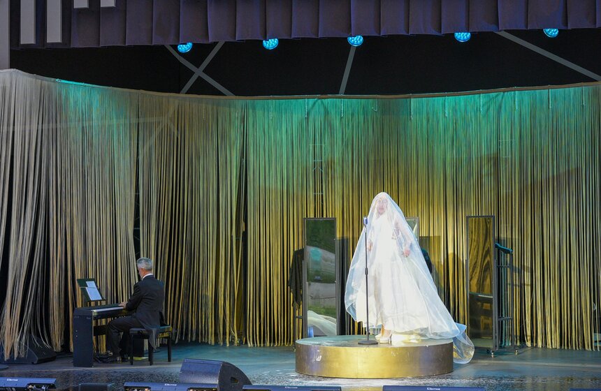 Спектакль-концерт "Вертинский" показали в парке "Политех" 10 фото