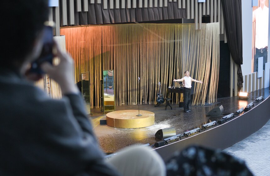 Спектакль-концерт "Вертинский" показали в парке "Политех" 9 фото