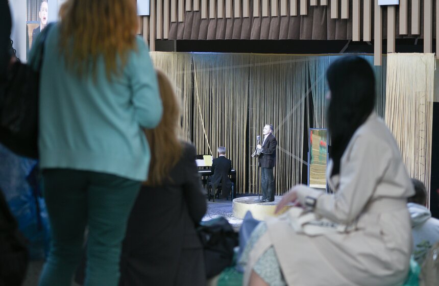 Спектакль-концерт "Вертинский" показали в парке "Политех" 6 фото