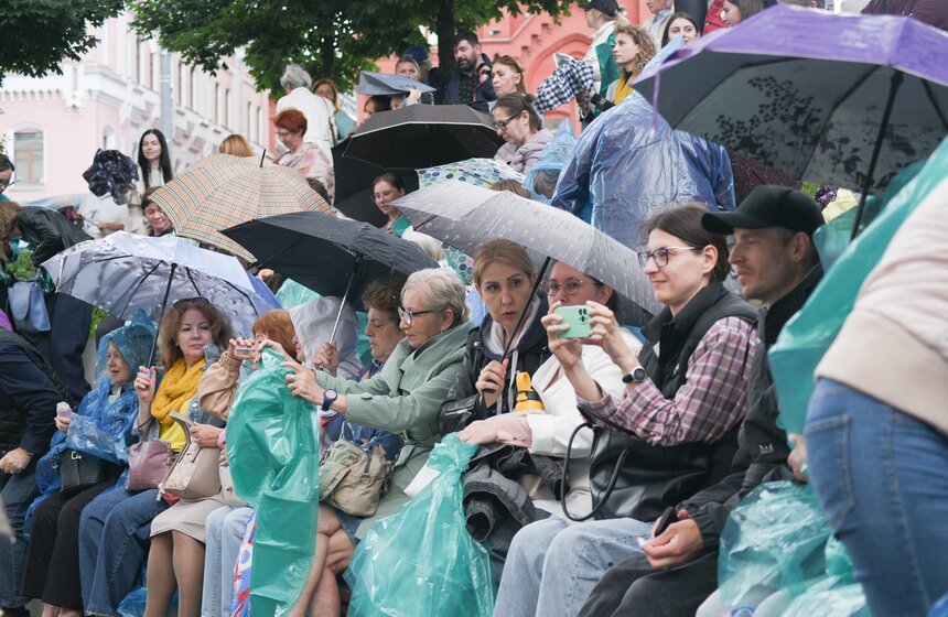 Спектакль-концерт "Вертинский" показали в парке "Политех" 14 фото