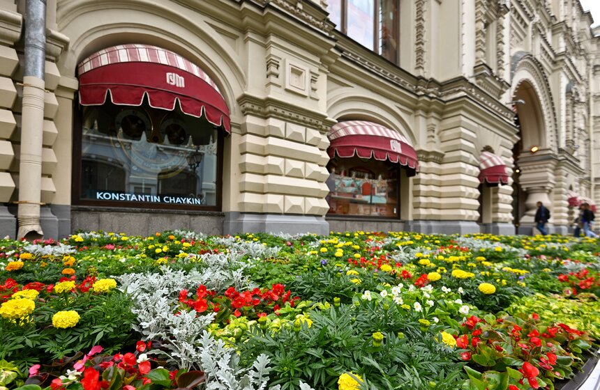 Традиционный Фестиваль цветов открылся в ГУМе 3 фото