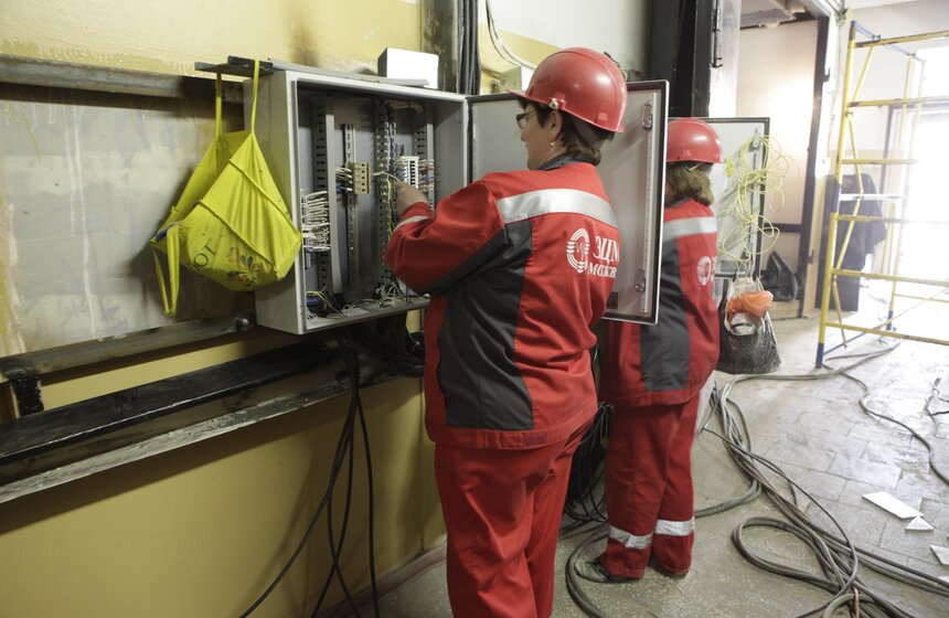МОЭСК продемонстрировала особенности работы энергоподстанций 9 фото
