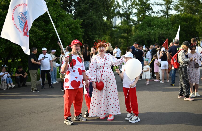 Всероссийский парад семьи прошел на ВДНХ 6 фото