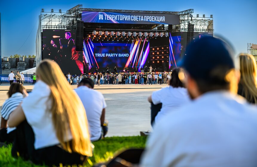 Фестиваль света "Проекция" прошел в кинопарке "Москино" 3 фото