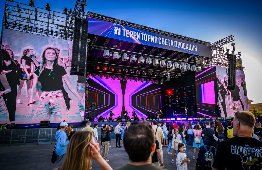 Фестиваль света "Проекция" прошел в кинопарке "Москино" 1 фото