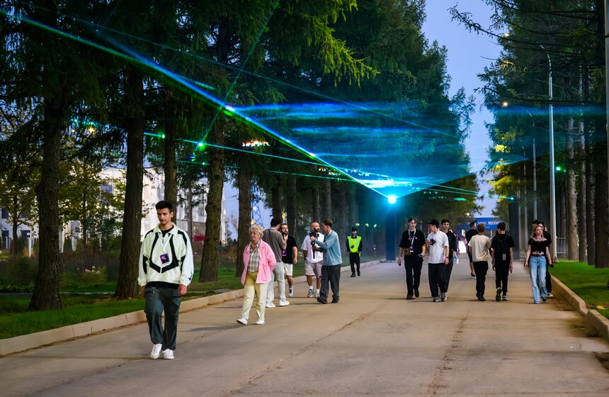 Фестиваль света "Проекция" прошел в кинопарке "Москино" 5 фото