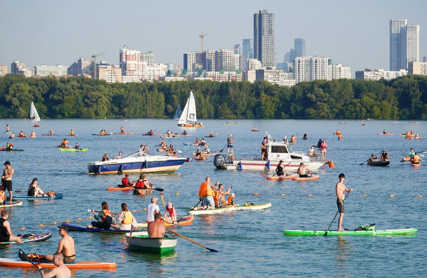 В Строгинском затоне прошел фестиваль "Zaryad Fest" 10 фото