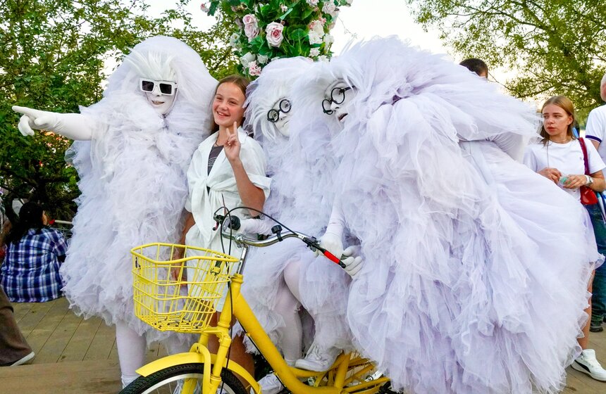 В Строгинском затоне прошел фестиваль "Zaryad Fest" 23 фото