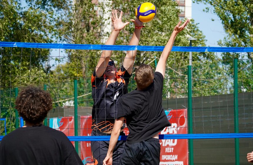 В Строгинском затоне прошел фестиваль "Zaryad Fest" 6 фото