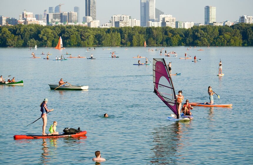 В Строгинском затоне прошел фестиваль "Zaryad Fest" 20 фото