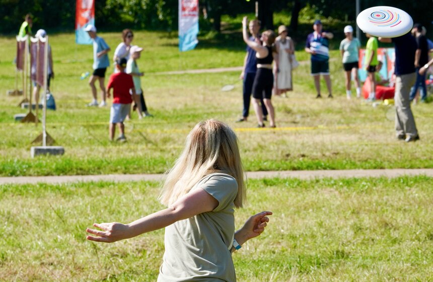 В Строгинском затоне прошел фестиваль "Zaryad Fest" 14 фото