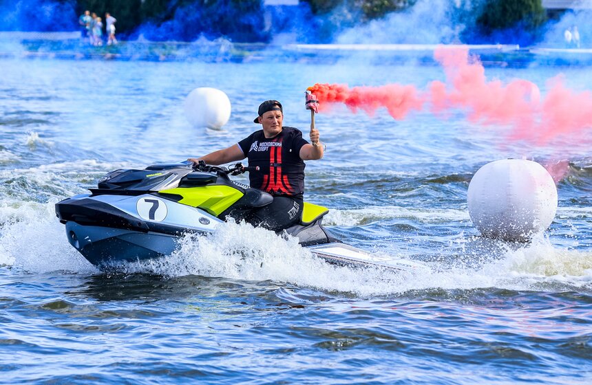 Фестиваль водно-моторных видов спорта прошел в Москве 14 фото