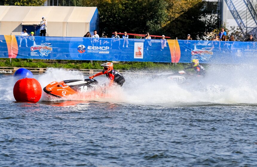 Фестиваль водно-моторных видов спорта прошел в Москве 10 фото