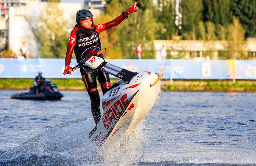 Фестиваль водно-моторных видов спорта прошел в Москве 25 фото