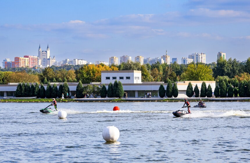 Фестиваль водно-моторных видов спорта прошел в Москве 17 фото