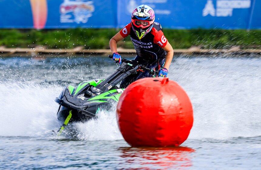 Фестиваль водно-моторных видов спорта прошел в Москве 28 фото