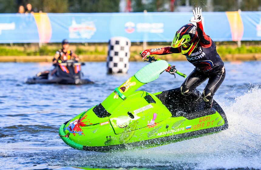 Фестиваль водно-моторных видов спорта прошел в Москве 20 фото