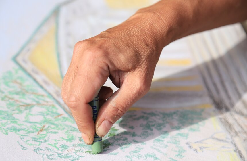 В "Коломенском" прошел массовый пленэр с участием более 1 800 художников 14 фото