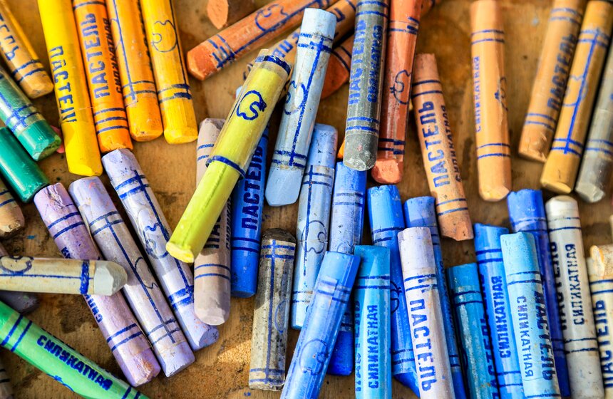 В "Коломенском" прошел массовый пленэр с участием более 1 800 художников 2 фото