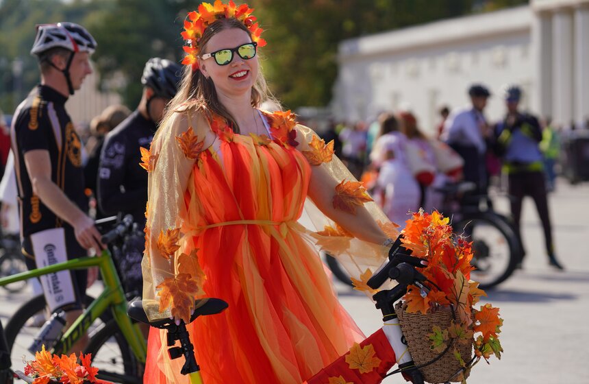 Oсенний велофестиваль прошел в Москве 17 фото