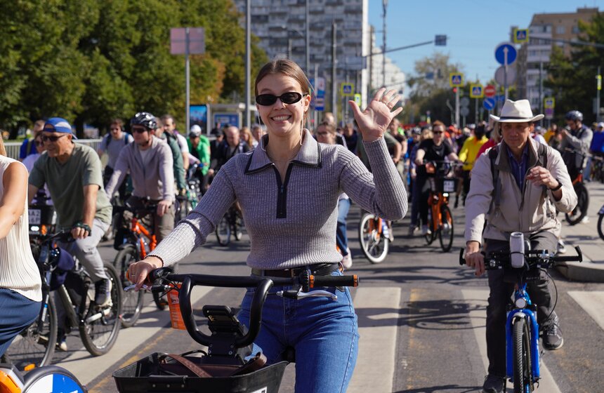 Oсенний велофестиваль прошел в Москве 15 фото