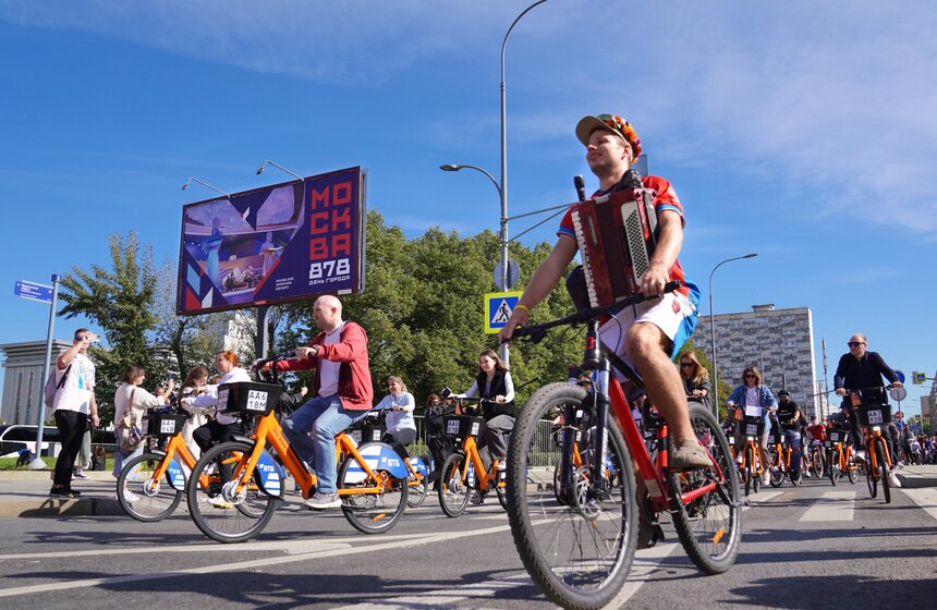 Oсенний велофестиваль прошел в Москве 18 фото