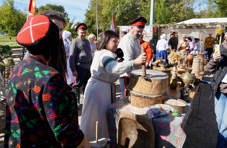 ХI Международный фестиваль "Казачья станица Москва" прошел в "Коломенском" 13 фото