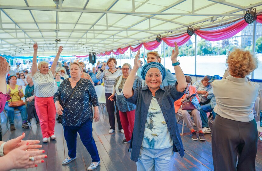 Теплоходная прогулка "Добрый рейс" прошла в честь Дня города в Москве 26 фото