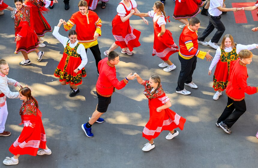 Танцевальный флешмоб "Московская кадриль" прошел в честь Дня города 11 фото