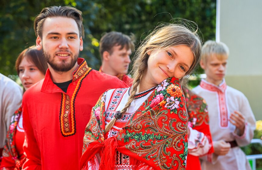 Танцевальный флешмоб "Московская кадриль" прошел в честь Дня города 6 фото