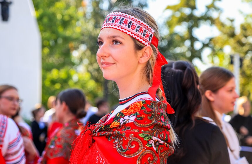 Танцевальный флешмоб "Московская кадриль" прошел в честь Дня города 3 фото