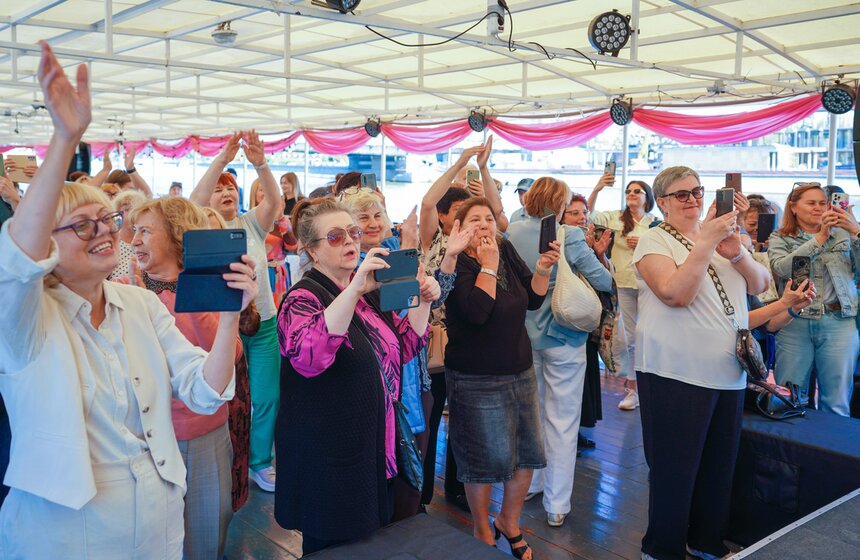 Теплоходная прогулка "Добрый рейс" прошла в честь Дня города в Москве 30 фото