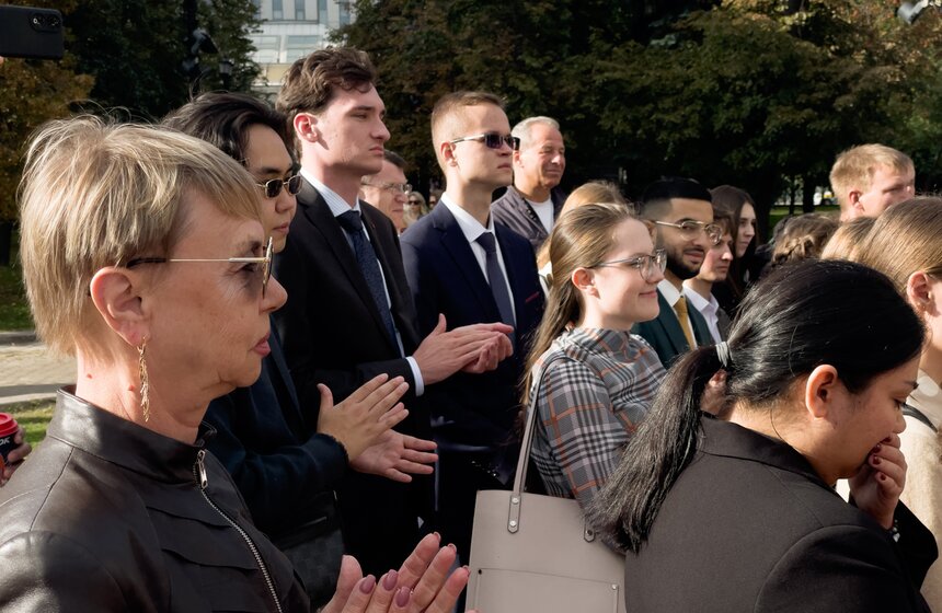 Арт-объект "Ты и есть искусство" открылся на Страстном бульваре 16 фото