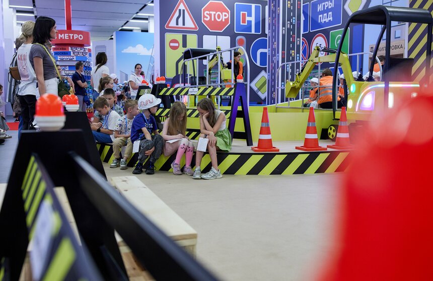 В "Манеже" открылась интерактивная выставка "Та самая Москва" 18 фото