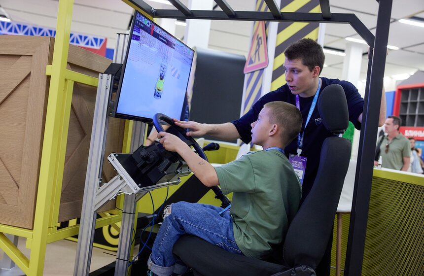 В "Манеже" открылась интерактивная выставка "Та самая Москва" 19 фото